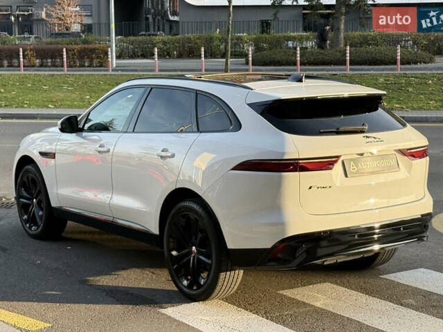 Белый Ягуар Ф-Пейс, объемом двигателя 2 л и пробегом 15 тыс. км за 44500 $, фото 8 на Automoto.ua