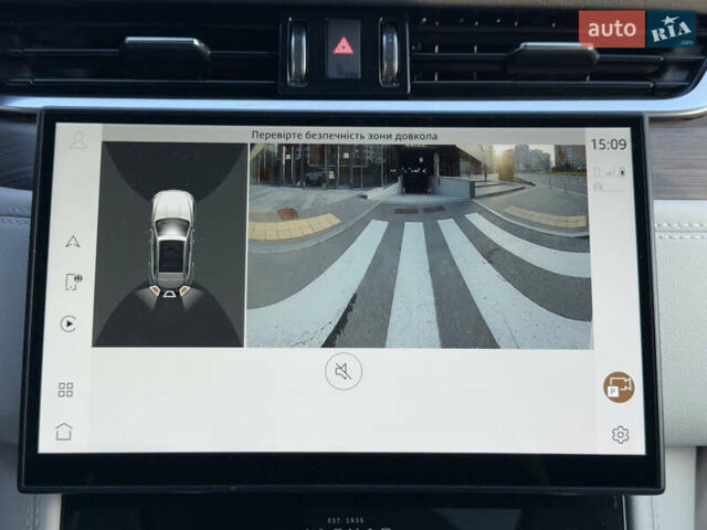 Белый Ягуар Ф-Пейс, объемом двигателя 2 л и пробегом 15 тыс. км за 44500 $, фото 24 на Automoto.ua