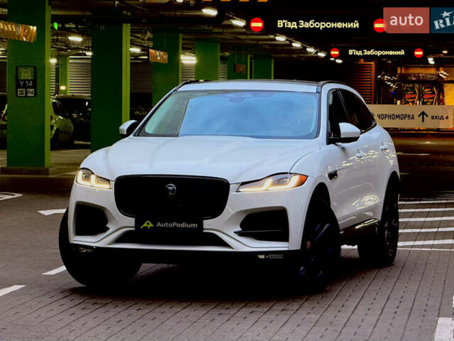 Білий Ягуар Ф-Пейс, об'ємом двигуна 2 л та пробігом 15 тис. км за 45000 $, фото 25 на Automoto.ua