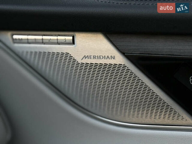 Белый Ягуар Ф-Пейс, объемом двигателя 2 л и пробегом 15 тыс. км за 44500 $, фото 22 на Automoto.ua