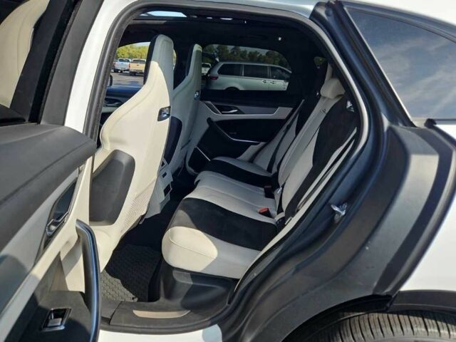 Белый Ягуар Ф-Пейс, объемом двигателя 0 л и пробегом 34 тыс. км за 39500 $, фото 17 на Automoto.ua