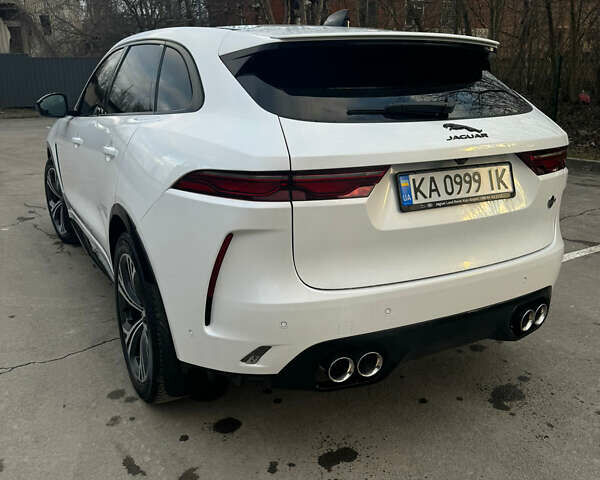 Белый Ягуар Ф-Пейс, объемом двигателя 5 л и пробегом 11 тыс. км за 95000 $, фото 15 на Automoto.ua