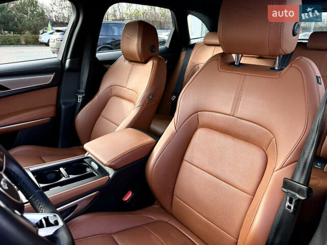 Белый Ягуар Ф-Пейс, объемом двигателя 2 л и пробегом 49 тыс. км за 47000 $, фото 10 на Automoto.ua