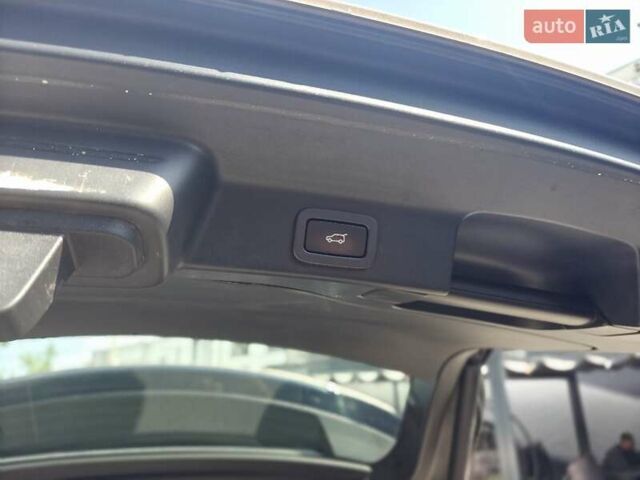 Бежевий Ягуар Ф-Пейс, об'ємом двигуна 2 л та пробігом 146 тис. км за 24900 $, фото 23 на Automoto.ua