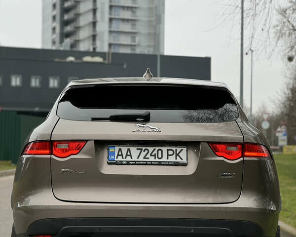 Бежевий Ягуар Ф-Пейс, об'ємом двигуна 2 л та пробігом 91 тис. км за 21900 $, фото 3 на Automoto.ua