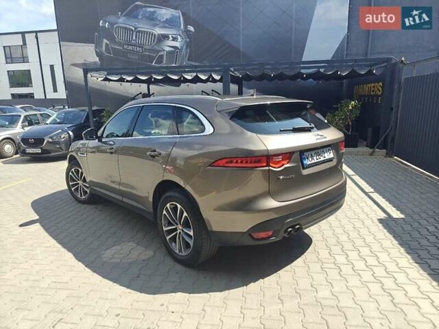 Бежевий Ягуар Ф-Пейс, об'ємом двигуна 2 л та пробігом 146 тис. км за 24900 $, фото 5 на Automoto.ua