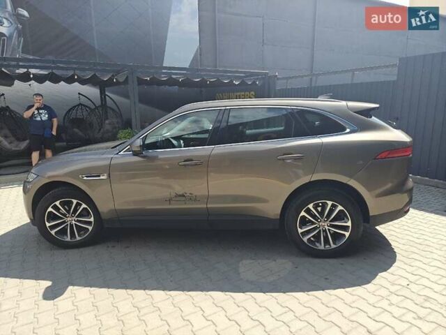 Бежевий Ягуар Ф-Пейс, об'ємом двигуна 2 л та пробігом 146 тис. км за 24900 $, фото 6 на Automoto.ua