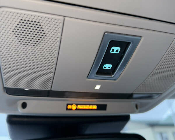 Черный Ягуар Ф-Пейс, объемом двигателя 2 л и пробегом 237 тыс. км за 17950 $, фото 22 на Automoto.ua