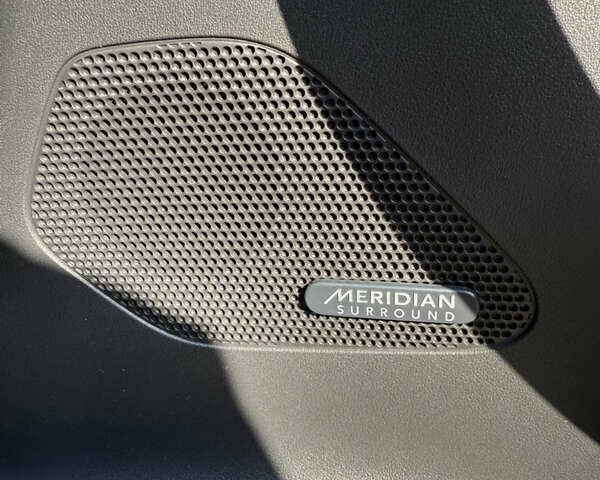 Черный Ягуар Ф-Пейс, объемом двигателя 2.99 л и пробегом 200 тыс. км за 27500 $, фото 23 на Automoto.ua