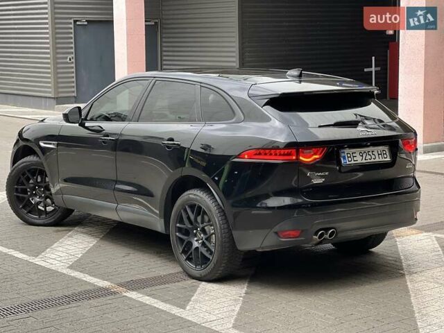 Черный Ягуар Ф-Пейс, объемом двигателя 2 л и пробегом 147 тыс. км за 19850 $, фото 1 на Automoto.ua