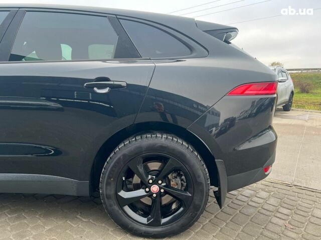 Черный Ягуар Ф-Пейс, объемом двигателя 2 л и пробегом 153 тыс. км за 24290 $, фото 5 на Automoto.ua
