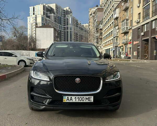 Черный Ягуар Ф-Пейс, объемом двигателя 2 л и пробегом 156 тыс. км за 20500 $, фото 1 на Automoto.ua