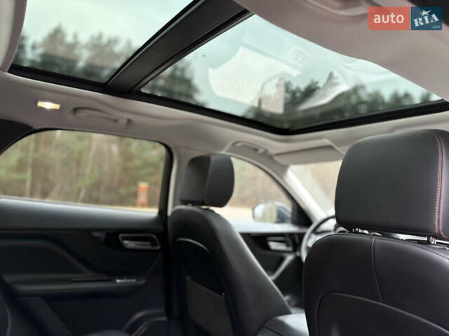 Черный Ягуар Ф-Пейс, объемом двигателя 2 л и пробегом 220 тыс. км за 22200 $, фото 47 на Automoto.ua