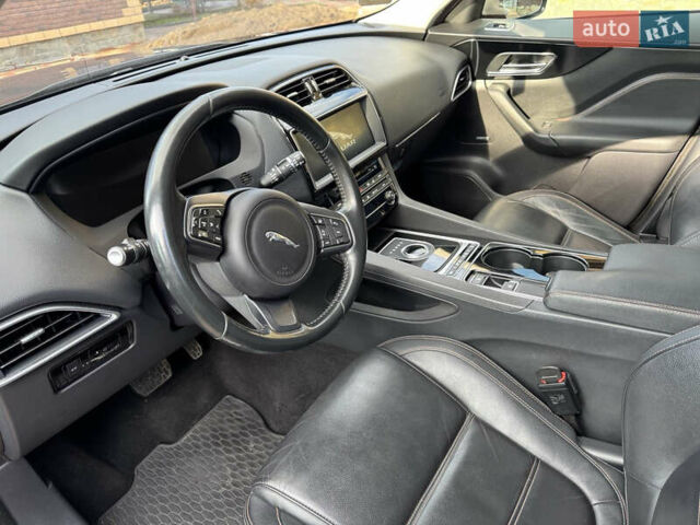 Черный Ягуар Ф-Пейс, объемом двигателя 2 л и пробегом 173 тыс. км за 22000 $, фото 15 на Automoto.ua