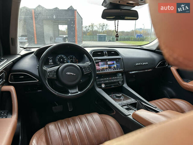 Ягуар Ф-Пейс 2016 в Виннице на Automoto.ua Черный Ягуар Ф-Пейс, объемом двигателя 2 л и пробегом 199 тыс. км за 21800 $, фото 9 на Automoto.ua