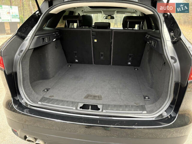 Черный Ягуар Ф-Пейс, объемом двигателя 2 л и пробегом 220 тыс. км за 22200 $, фото 50 на Automoto.ua