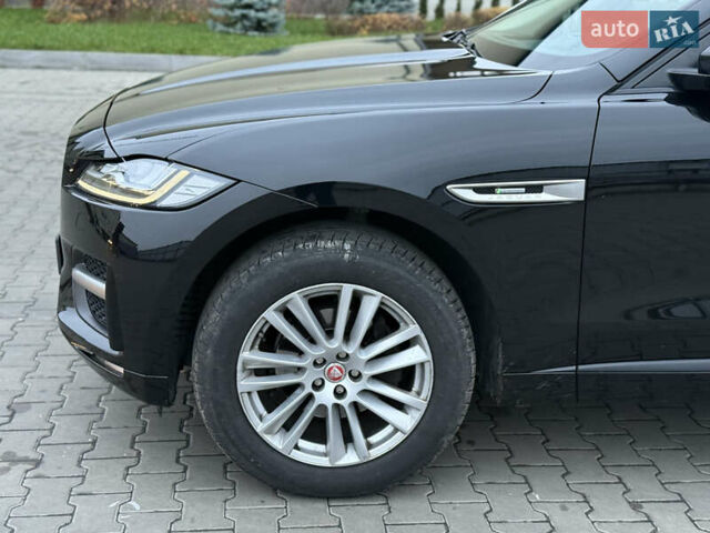 Черный Ягуар Ф-Пейс, объемом двигателя 2 л и пробегом 237 тыс. км за 17950 $, фото 9 на Automoto.ua