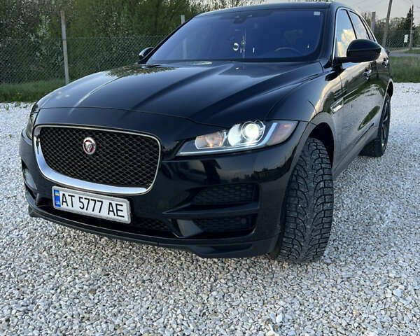 Черный Ягуар Ф-Пейс, объемом двигателя 2 л и пробегом 168 тыс. км за 22500 $, фото 3 на Automoto.ua