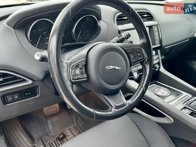 Ягуар Ф-Пейс 2016 у Києві на Automoto.ua Чорний Ягуар Ф-Пейс, об'ємом двигуна 2 л та пробігом 156 тис. км за 22000 $, фото 7 на Automoto.ua
