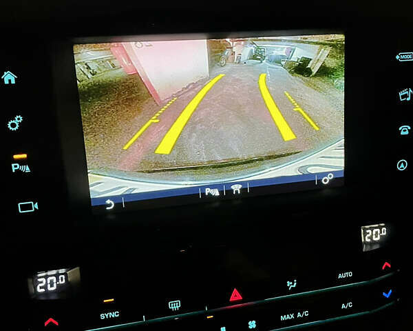 Черный Ягуар Ф-Пейс, объемом двигателя 2 л и пробегом 156 тыс. км за 20500 $, фото 10 на Automoto.ua