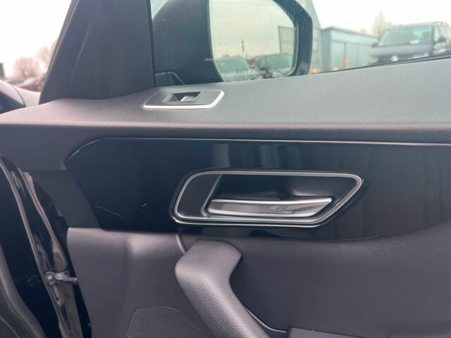 Черный Ягуар Ф-Пейс, объемом двигателя 2 л и пробегом 153 тыс. км за 24290 $, фото 32 на Automoto.ua