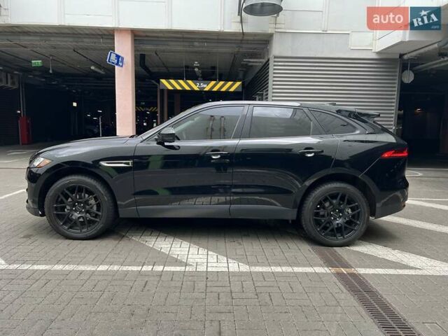 Черный Ягуар Ф-Пейс, объемом двигателя 2 л и пробегом 147 тыс. км за 19850 $, фото 4 на Automoto.ua