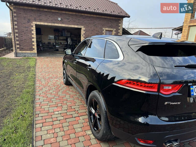 Черный Ягуар Ф-Пейс, объемом двигателя 2 л и пробегом 173 тыс. км за 22000 $, фото 3 на Automoto.ua