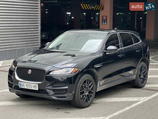 Черный Ягуар Ф-Пейс, объемом двигателя 2 л и пробегом 147 тыс. км за 19850 $, фото 3 на Automoto.ua