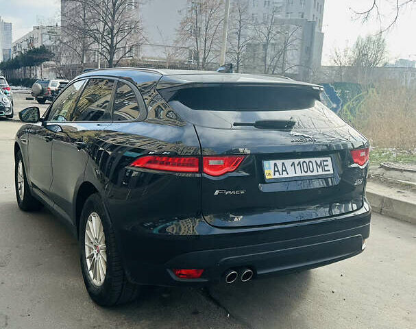 Черный Ягуар Ф-Пейс, объемом двигателя 2 л и пробегом 156 тыс. км за 20500 $, фото 6 на Automoto.ua