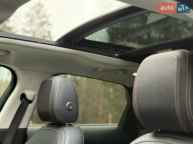 Черный Ягуар Ф-Пейс, объемом двигателя 2 л и пробегом 220 тыс. км за 22200 $, фото 30 на Automoto.ua