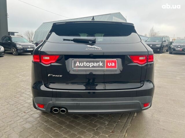Черный Ягуар Ф-Пейс, объемом двигателя 2 л и пробегом 153 тыс. км за 24290 $, фото 7 на Automoto.ua