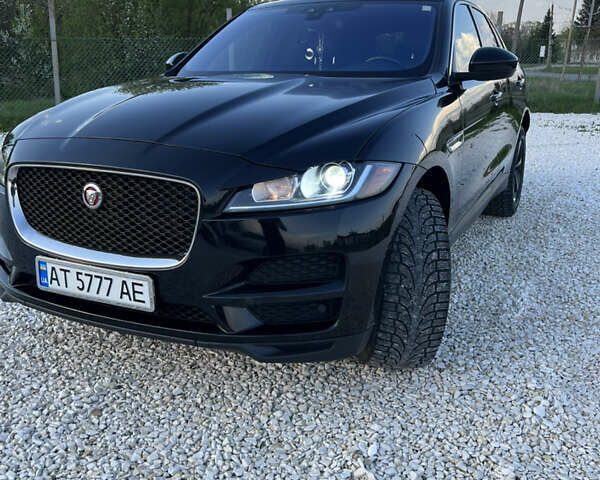 Черный Ягуар Ф-Пейс, объемом двигателя 2 л и пробегом 168 тыс. км за 22500 $, фото 4 на Automoto.ua