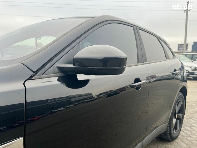 Черный Ягуар Ф-Пейс, объемом двигателя 2 л и пробегом 153 тыс. км за 24290 $, фото 4 на Automoto.ua