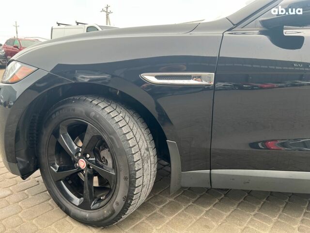Черный Ягуар Ф-Пейс, объемом двигателя 2 л и пробегом 153 тыс. км за 24290 $, фото 2 на Automoto.ua