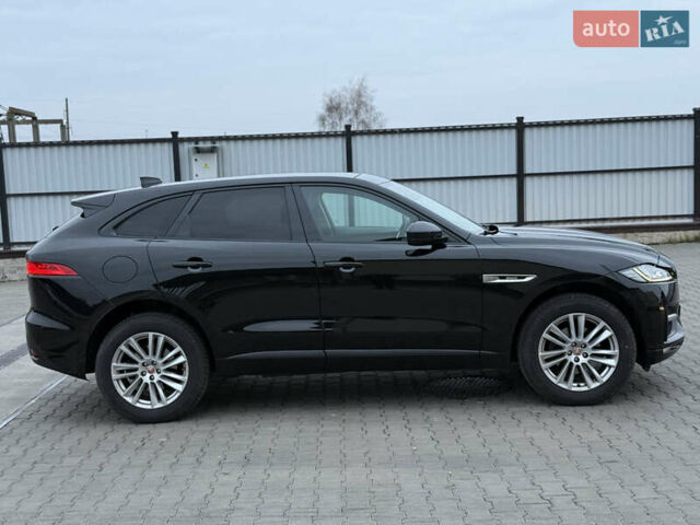 Черный Ягуар Ф-Пейс, объемом двигателя 2 л и пробегом 237 тыс. км за 17950 $, фото 6 на Automoto.ua