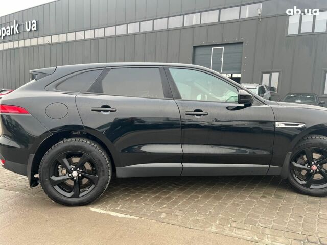 Черный Ягуар Ф-Пейс, объемом двигателя 2 л и пробегом 153 тыс. км за 24290 $, фото 9 на Automoto.ua