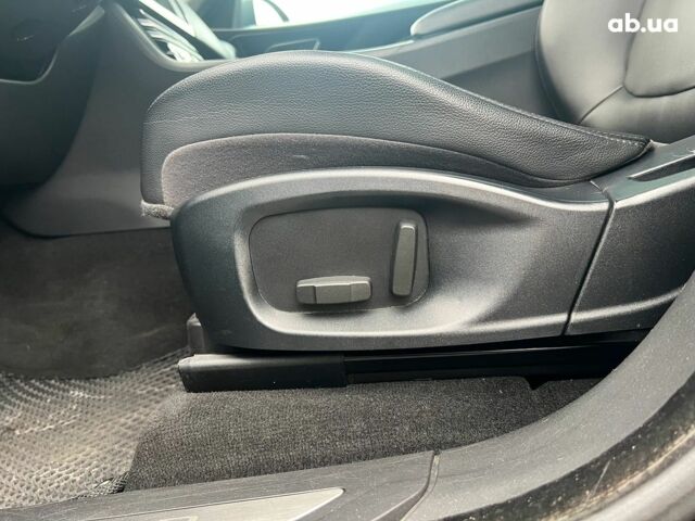 Черный Ягуар Ф-Пейс, объемом двигателя 2 л и пробегом 153 тыс. км за 24290 $, фото 34 на Automoto.ua