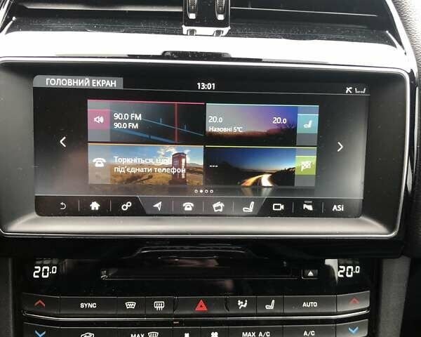 Черный Ягуар Ф-Пейс, объемом двигателя 2 л и пробегом 45 тыс. км за 30500 $, фото 11 на Automoto.ua