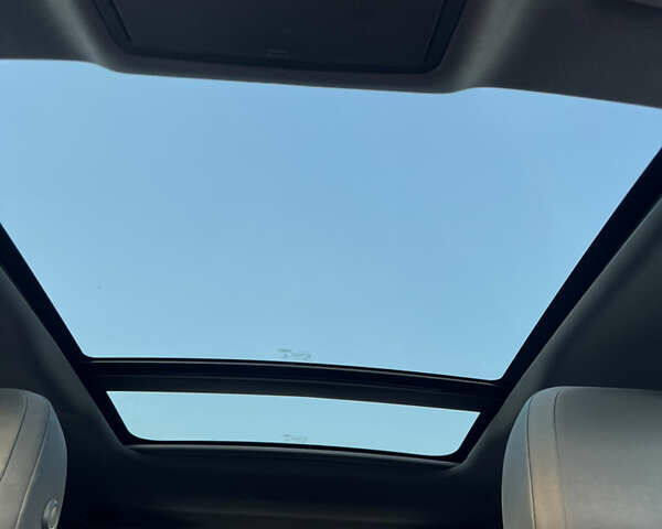 Черный Ягуар Ф-Пейс, объемом двигателя 2 л и пробегом 168 тыс. км за 22500 $, фото 23 на Automoto.ua