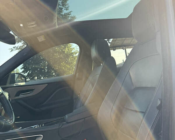 Черный Ягуар Ф-Пейс, объемом двигателя 2.99 л и пробегом 200 тыс. км за 27500 $, фото 40 на Automoto.ua