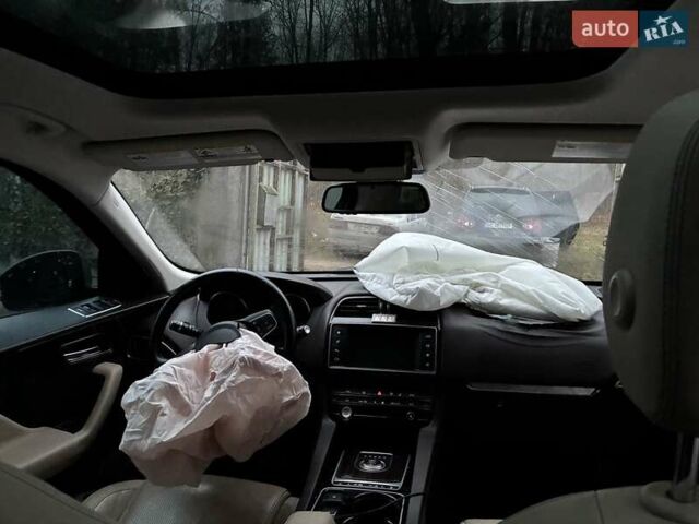Чорний Ягуар Ф-Пейс, об'ємом двигуна 3 л та пробігом 80 тис. км за 12350 $, фото 14 на Automoto.ua