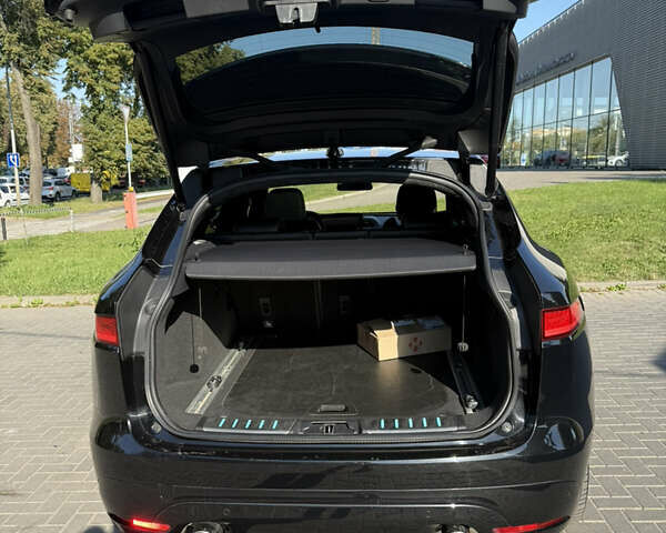 Черный Ягуар Ф-Пейс, объемом двигателя 2.99 л и пробегом 200 тыс. км за 27500 $, фото 12 на Automoto.ua