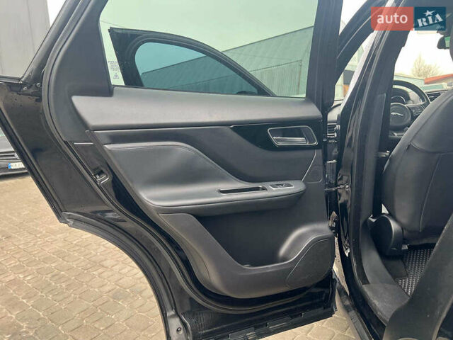 Чорний Ягуар Ф-Пейс, об'ємом двигуна 2 л та пробігом 153 тис. км за 24290 $, фото 25 на Automoto.ua