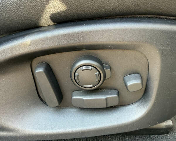 Черный Ягуар Ф-Пейс, объемом двигателя 2.99 л и пробегом 200 тыс. км за 27500 $, фото 22 на Automoto.ua