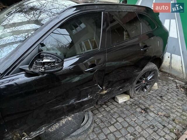 Чорний Ягуар Ф-Пейс, об'ємом двигуна 3 л та пробігом 80 тис. км за 12350 $, фото 12 на Automoto.ua