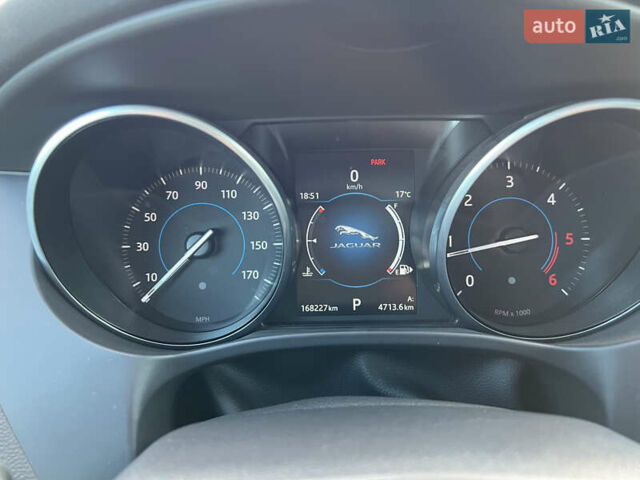 Черный Ягуар Ф-Пейс, объемом двигателя 2 л и пробегом 168 тыс. км за 22500 $, фото 27 на Automoto.ua