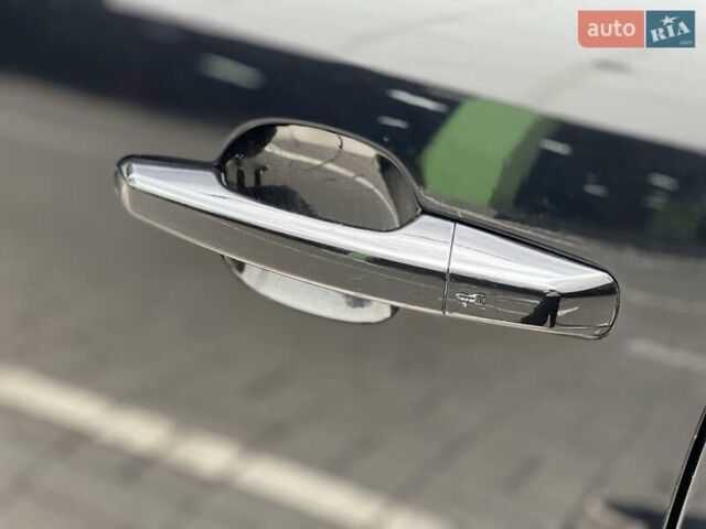 Черный Ягуар Ф-Пейс, объемом двигателя 2 л и пробегом 147 тыс. км за 19850 $, фото 5 на Automoto.ua