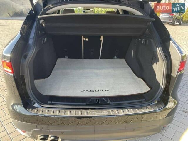 Чорний Ягуар Ф-Пейс, об'ємом двигуна 2 л та пробігом 100 тис. км за 25500 $, фото 6 на Automoto.ua