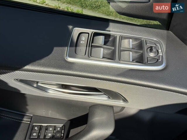 Черный Ягуар Ф-Пейс, объемом двигателя 2.99 л и пробегом 200 тыс. км за 27500 $, фото 33 на Automoto.ua