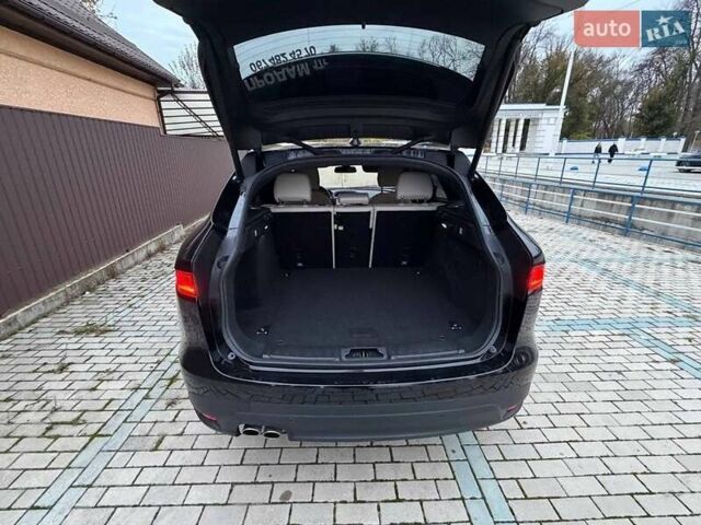 Чорний Ягуар Ф-Пейс, об'ємом двигуна 2 л та пробігом 152 тис. км за 24800 $, фото 6 на Automoto.ua